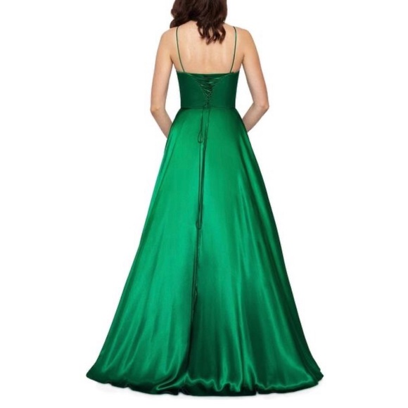 Satin Corset Green Gown with POCKETS! - Picture 4 of 5